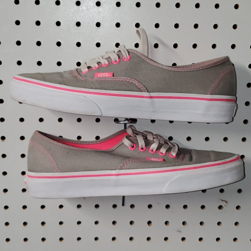 Vans - Picture 3 of 5